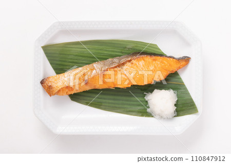Baked sweet potato 110847912
