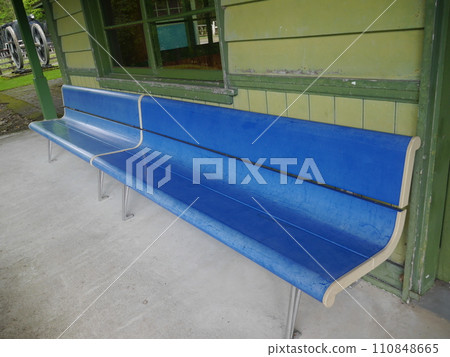 Retro bench 110848665