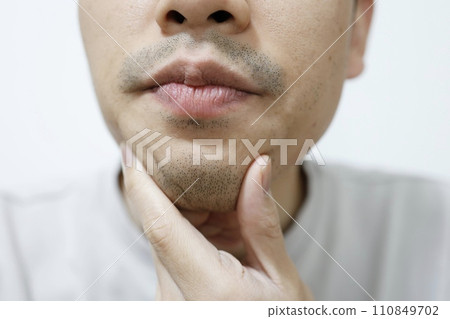 Stubble of a Japanese man in his 20s Stubble of a Japanese man in his 20s 110849702