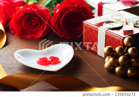 Valentine's Day gift (image) 110850272
