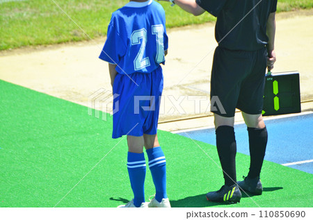 使用替換板的第四位裁判員 使用替換板的第四位裁判員 110850690