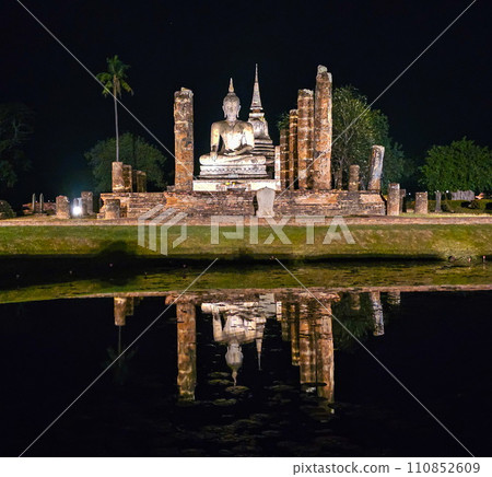 Buddha at Wat Mahathat temple in Sukhothai historical park, UNESCO World Heritage Site, Thailand 110852609