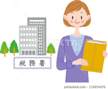 一名婦女在稅務局提交最終納稅申報表 110854876