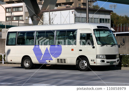 Microbus image Microbus image 110858979