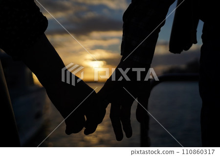 看日落的夫婦 看日落的夫婦 110860317