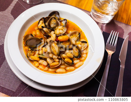 Dish of boiled beans and clams mussels Dish of boiled beans and clams mussels 110863805