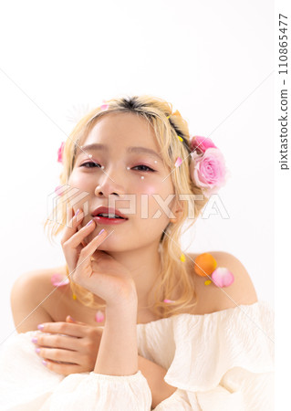 Beauty Portrait of a Japanese blonde woman Beauty Portrait of a Japanese blonde woman 110865477