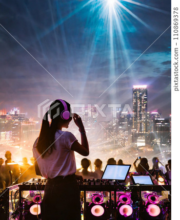DJ performing live 110869378