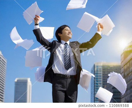 businessman busy with work businessman busy with work 110869388