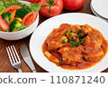 Simmered chicken with tomato 110871240