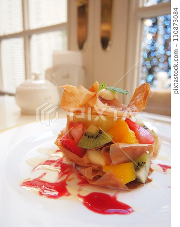 Millefeuille Millefeuille 110873084