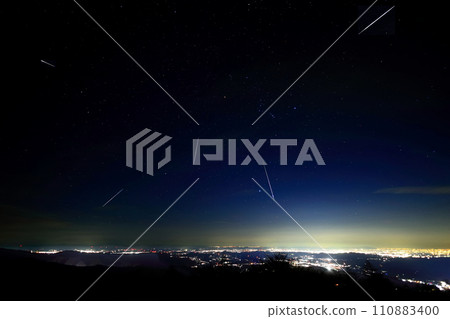 流星雨/栃木縣日光市（合成） 110883400