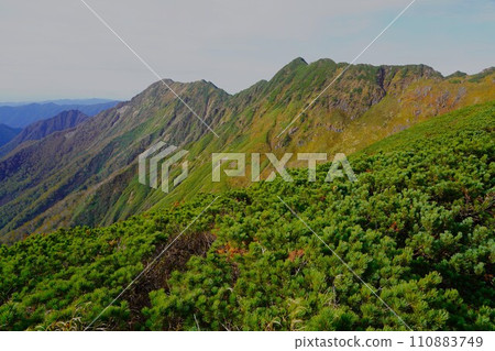 從神家口山到鹿誌內山的山脊線 從神家口山到鹿誌內山的山脊線 110883749