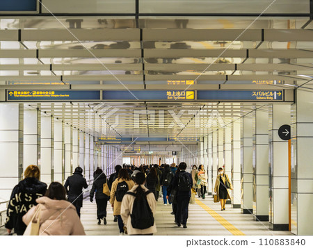 Commuting/office district image: Shinjuku West Exit underground passage Commuting/office district image: Shinjuku West Exit underground passage 110883840