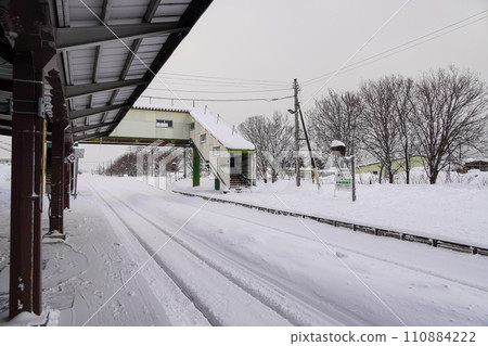 冬季的愛別站內(石北本線/JR北海道) 冬季的愛別站內(石北本線/JR北海道) 110884222