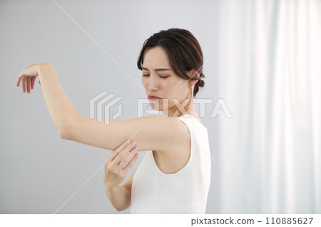 美女圖片皮膚護理上臂 110885627