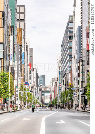 [Tokyo] Cityscape of Ginza 110885797