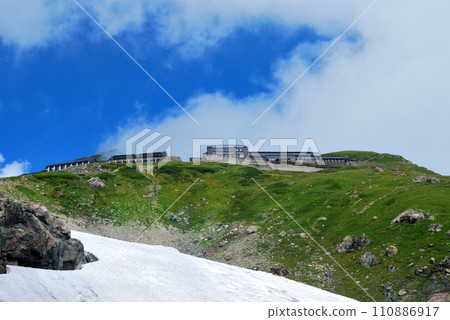 [Japanese mountain hut] Nagano Prefecture, Mt. Hakuba, Hakuba Sanso (2011) 110886917