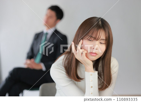 一個對自私的丈夫懷恨在心的妻子_1 一個對自私的丈夫懷恨在心的妻子_1 110893335