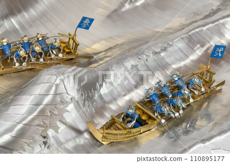 Model/metal figure of an Edo period fisherman fishing in the sea 110895177