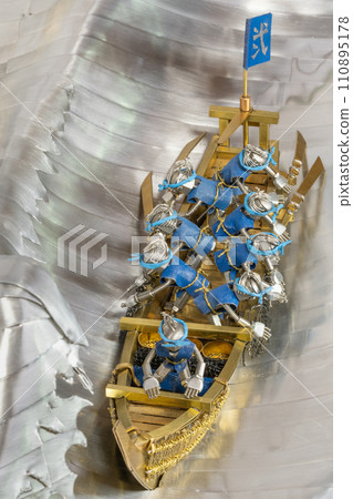 Model/metal figure of an Edo period fisherman fishing in the sea 110895178