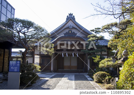 對馬神社彩官 110895302