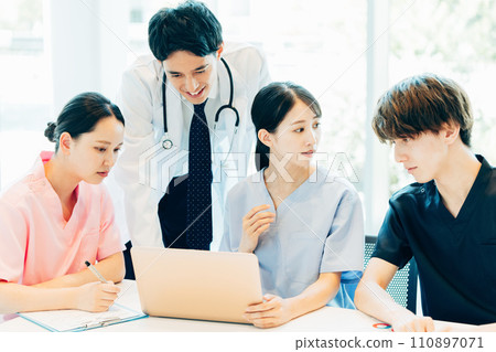 醫生護士醫務工作者形象 110897071