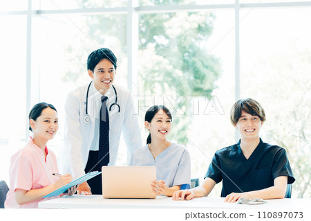 醫生護士醫務工作者形象 110897073