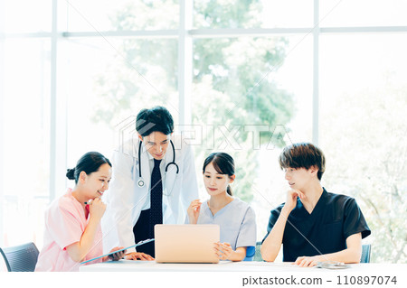 醫生護士醫務工作者形象 110897074