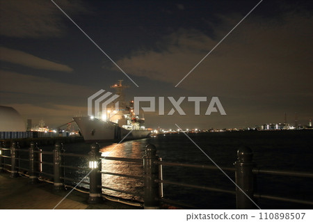 從大棧橋看到的夜海 從大棧橋看到的夜海 110898507