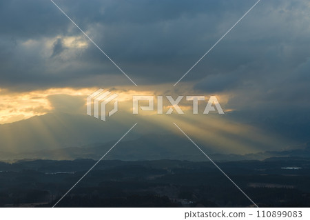 清晨的陽光（熊本縣產山村） 110899083