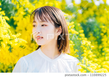 Mimosa Women Beauty Botanical 110899225