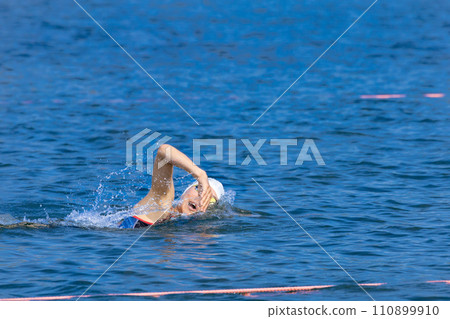 Triathlon swimmer 110899910