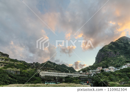 Thirteen stories Thirteen stories 110902304