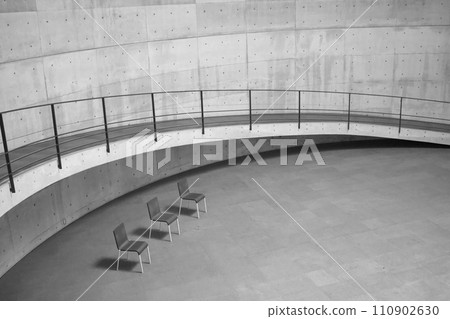 白色樓梯 110902630