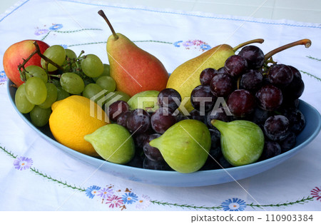 A bowl of fruit A bowl of fruit 110903384