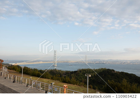 "Akashi Kaikyo Bridge" from Awaji SA (inbound) Awaji City, Hyogo Prefecture "Akashi Kaikyo Bridge" from Awaji SA (inbound) Awaji City, Hyogo Prefecture 110903422