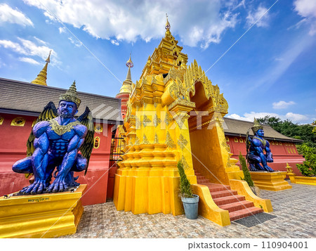 Wat Doi Prachan Mae Tha in Lapmpang, Thailand 110904001