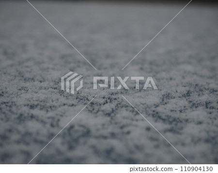 雪開始積聚 110904130