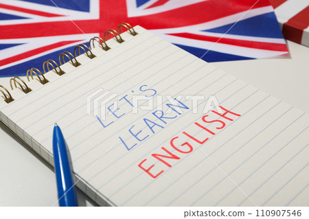 Notepad, Big Ben and the word "English" on a blue background. 110907546