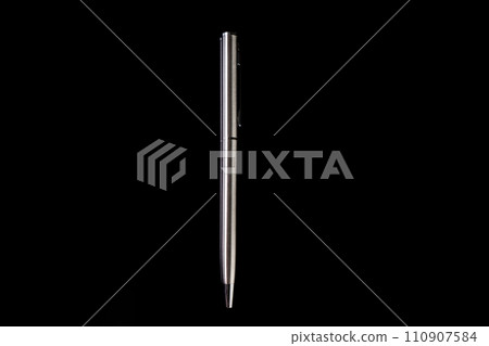 Ball pen luxury. ball pen for signature in business solated on black background 110907584