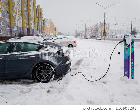 Tesla car charge battery Tesla car charge battery 110909295