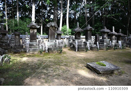 Yagyu Family Temple, Yagyu Family Graveyard, "Hotokuji", Yagyu, Nara City, Sightseeing Materials Yagyu Family Temple, Yagyu Family Graveyard, "Hotokuji", Yagyu, Nara City, Sightseeing Materials 110910309
