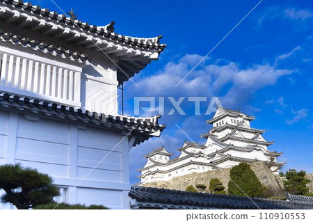 藍天和國寶姬路城、菱之門和大天守閣,兵庫縣姬路市 藍天和國寶姬路城、菱之門和大天守閣,兵庫縣姬路市 110910553