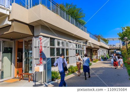 東京都世田谷區下北澤的城市景觀 NANSEI PLUS 東京都世田谷區下北澤的城市景觀 NANSEI PLUS 110915084