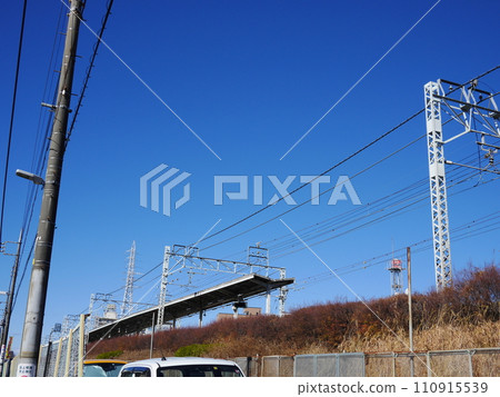 Electric wires, railroad tracks, Tobu Tojo Line electric wires, trains, the structure of electric wires, how to apply tension, the blue sky is so beautiful, the aesthetics of electric wires Electric wires, railroad tracks, Tobu Tojo Line electric wires, trains, the structure of electric wires, how to apply tension, the blue sky is so beautiful, the aesthetics of electric wires 110915539