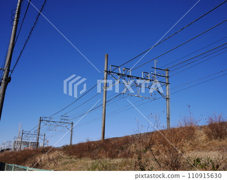 Electric wires, railroad tracks, Tobu Tojo Line electric wires, trains, the structure of electric wires, how to apply tension, the blue sky is so beautiful, the aesthetics of electric wires Electric wires, railroad tracks, Tobu Tojo Line electric wires, trains, the structure of electric wires, how to apply tension, the blue sky is so beautiful, the aesthetics of electric wires 110915630