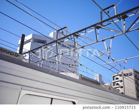 Electric wires, railroad tracks, Tobu Tojo Line electric wires, trains, the structure of electric wires, how to apply tension, the blue sky is so beautiful, the aesthetics of electric wires Electric wires, railroad tracks, Tobu Tojo Line electric wires, trains, the structure of electric wires, how to apply tension, the blue sky is so beautiful, the aesthetics of electric wires 110915715