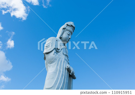 Blue sky and Takasaki white-robed Kannon Blue sky and Takasaki white-robed Kannon 110915951