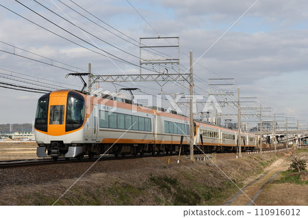 Kintetsu 22600 series Ace + 12400 series trains Kintetsu 22600 series Ace + 12400 series trains 110916012
